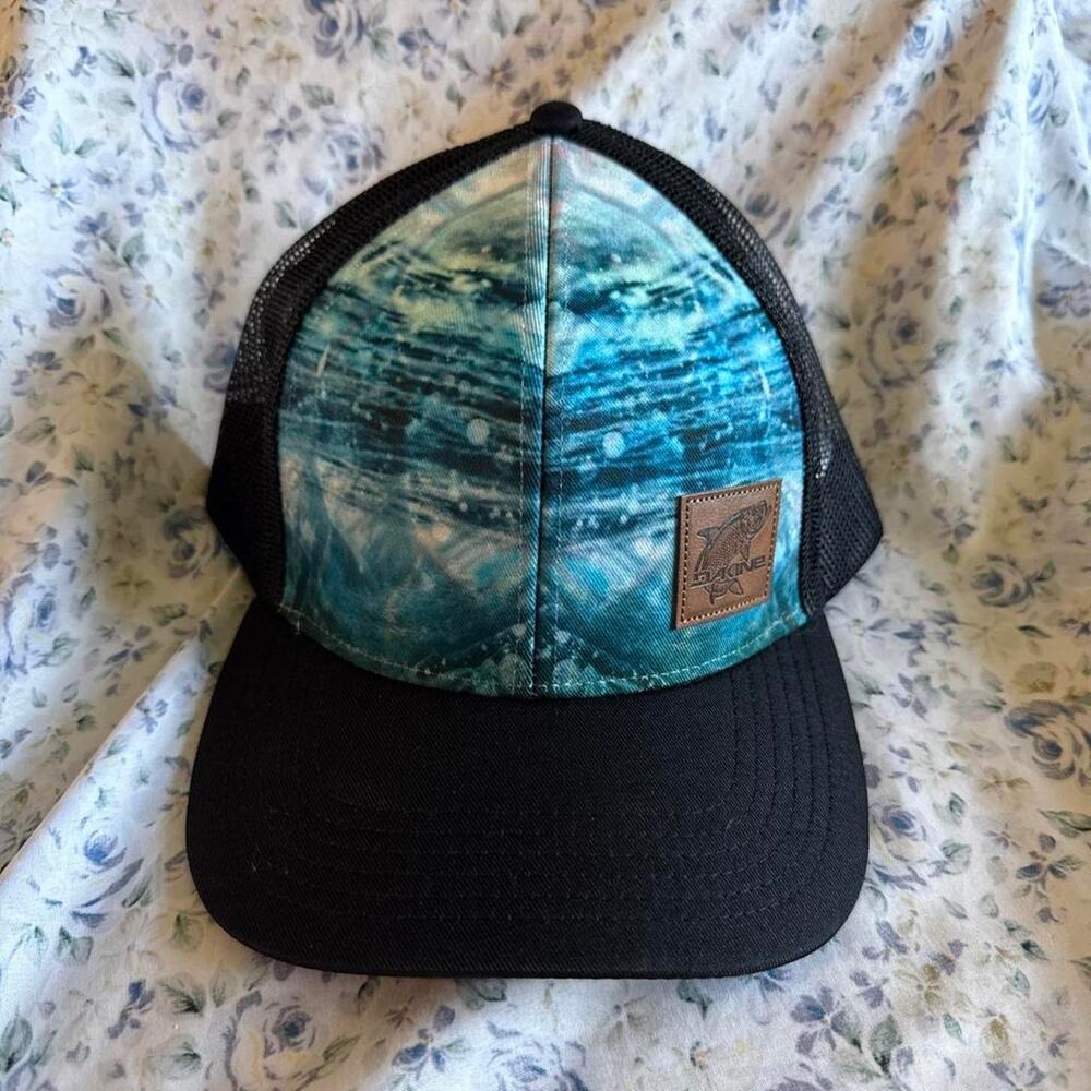 Dakine ocean print trucker hat